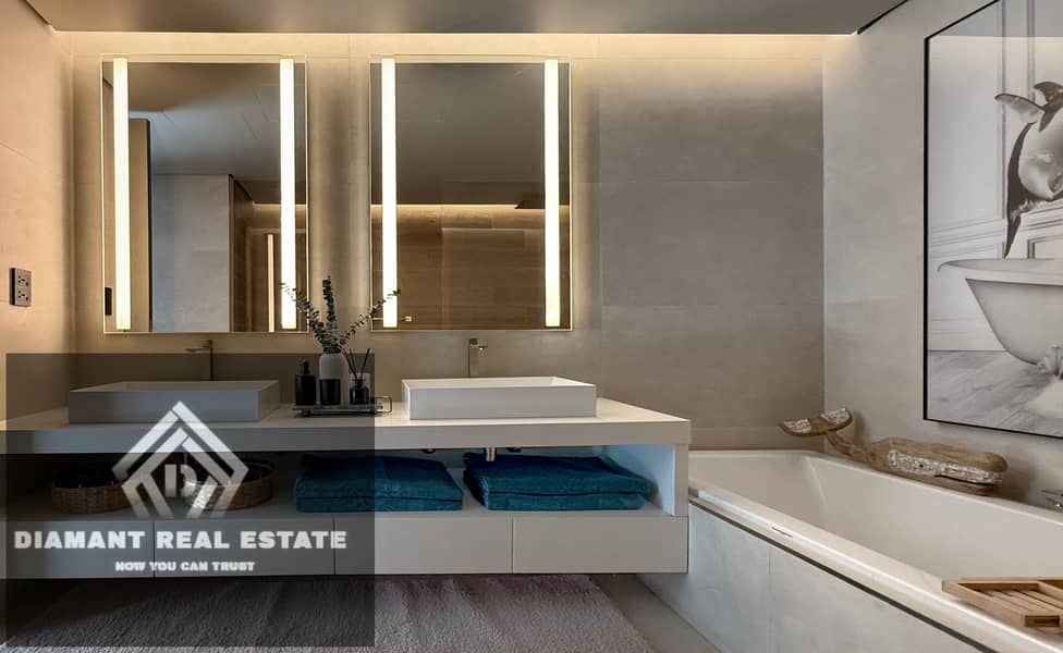 6 Second bathroom (1). JPG