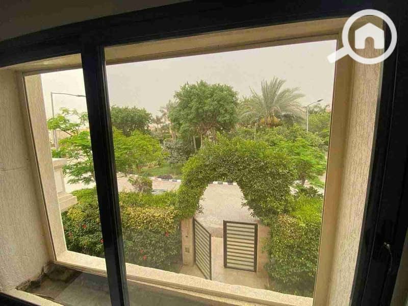 1000594376. jpg 1000594376. jpg