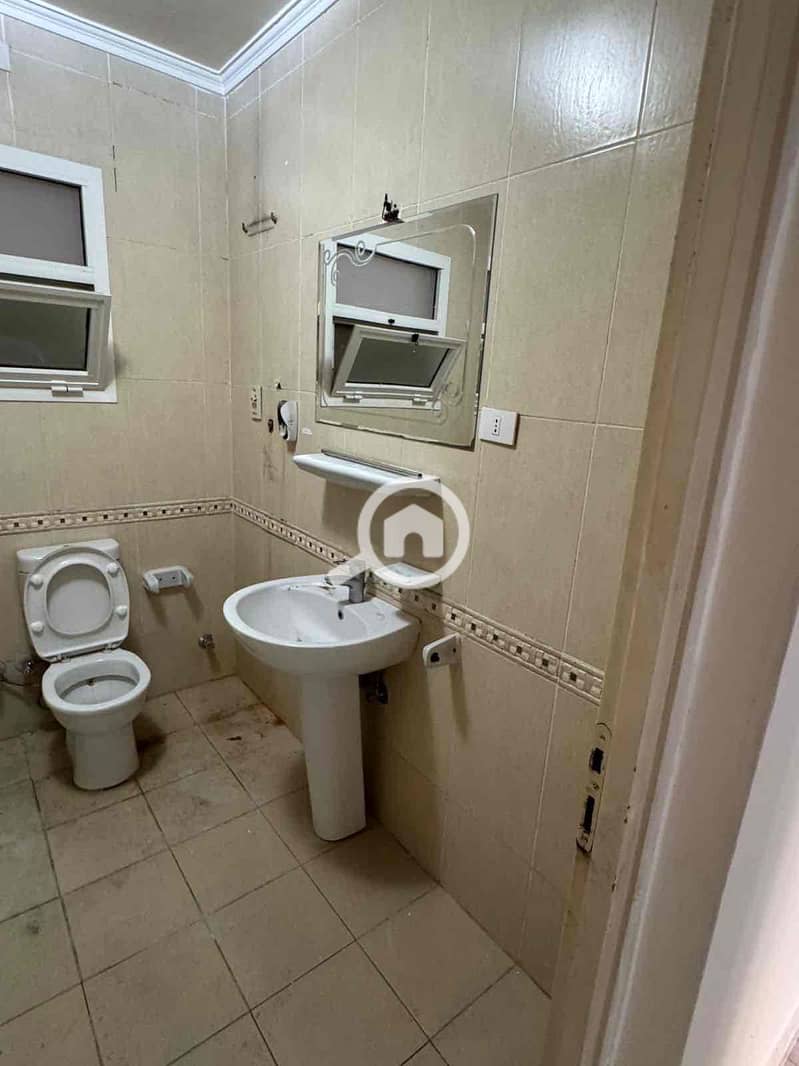 6 ff81d7c5-ccd7-4ff6-9990-46ca5dd8445e. jpg