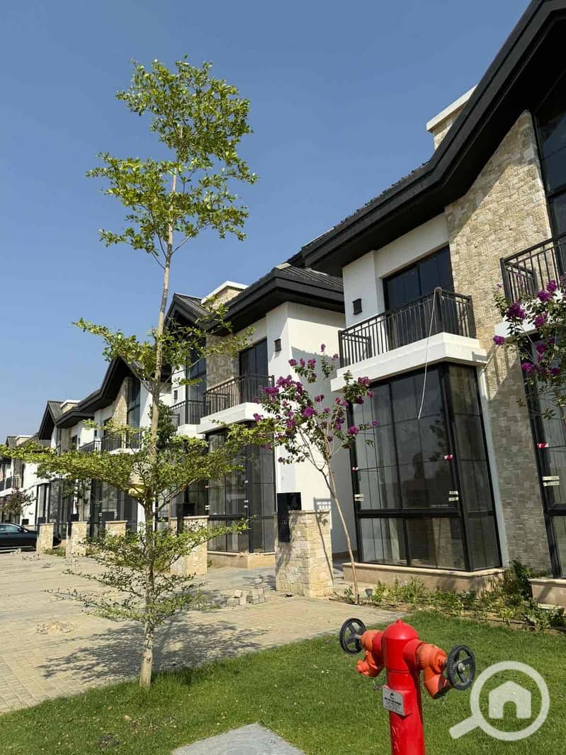 4 89c7f265-07a9-4337-8890-54c35d28f0dc. jpg