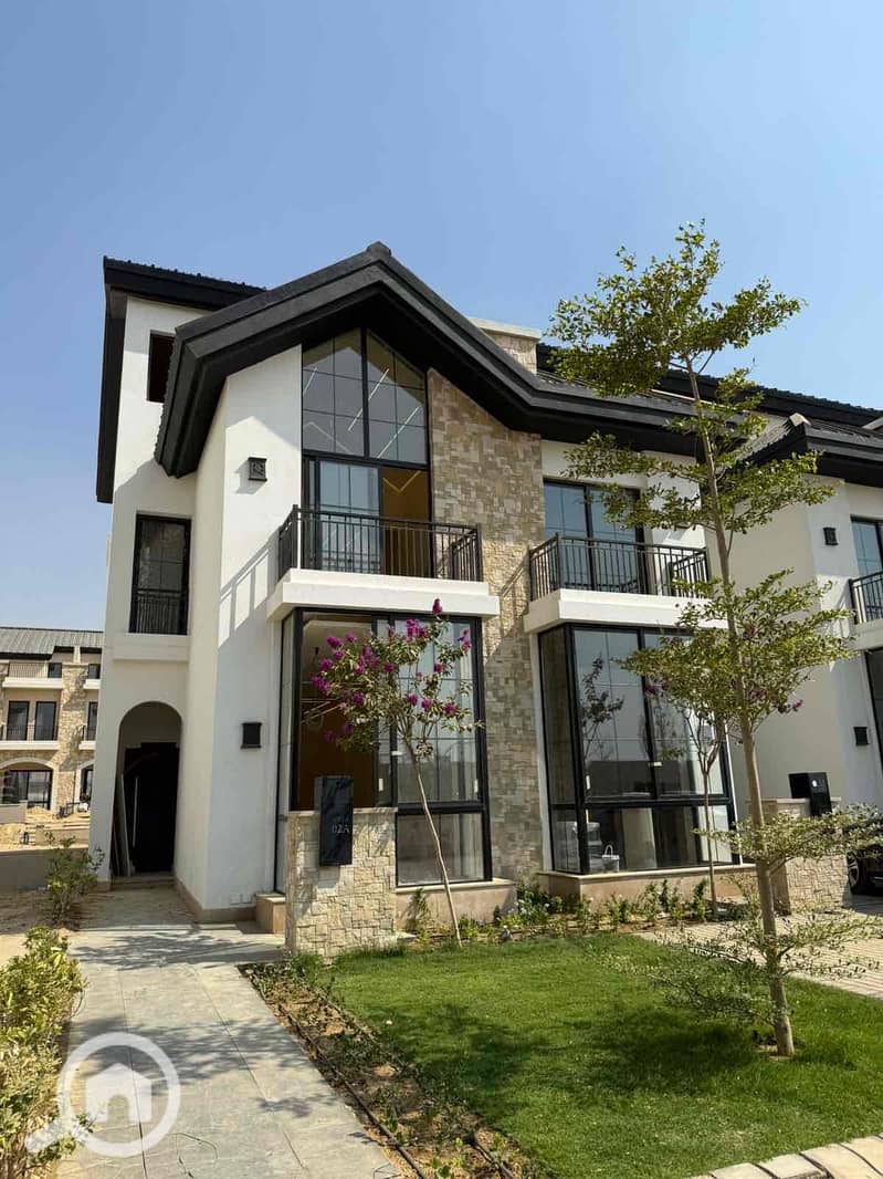 8 49fb32d1-4135-4b97-941c-f712d8727fd5. jpg