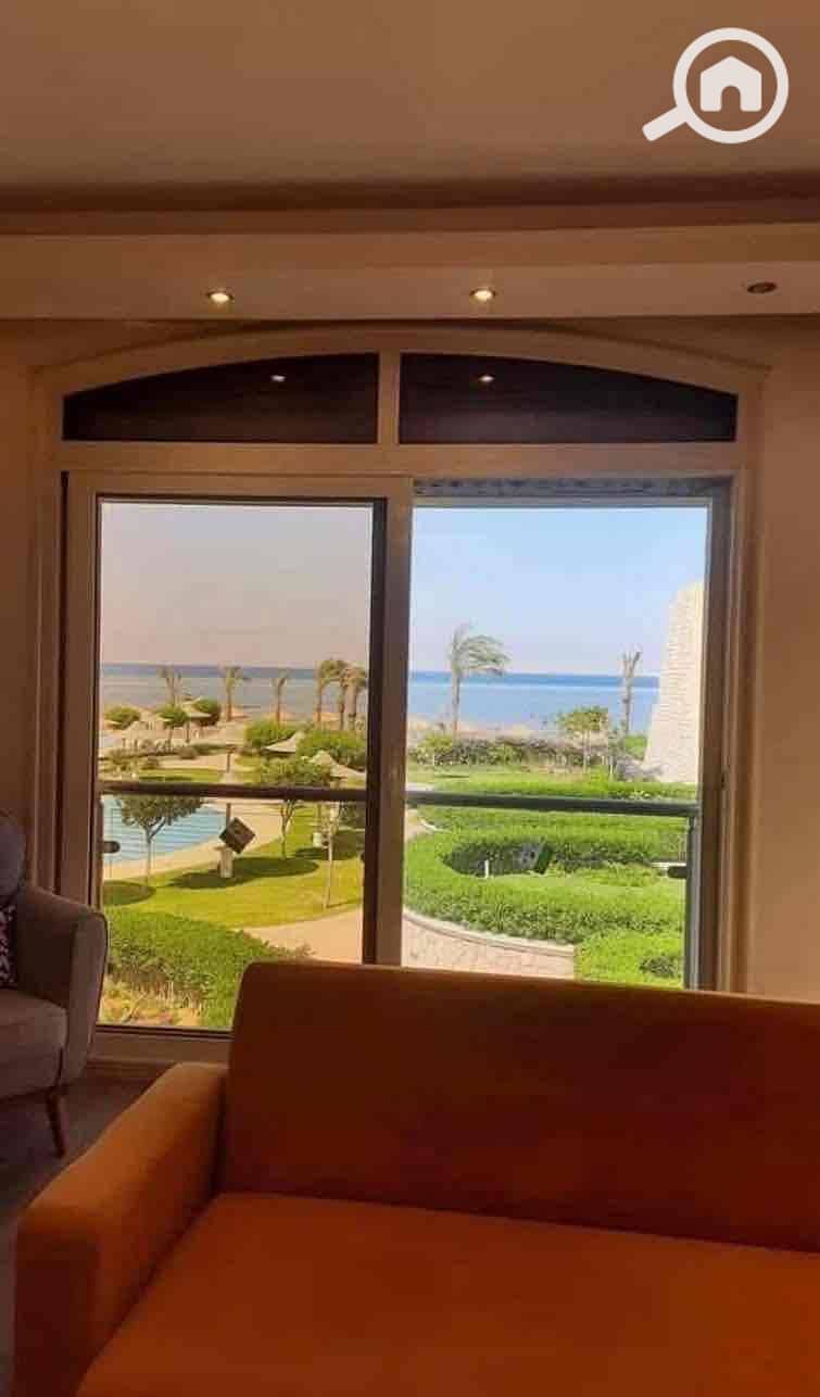 2 3fa998cf-f20a-4bf5-9271-fcd8a6220f5a. jpg