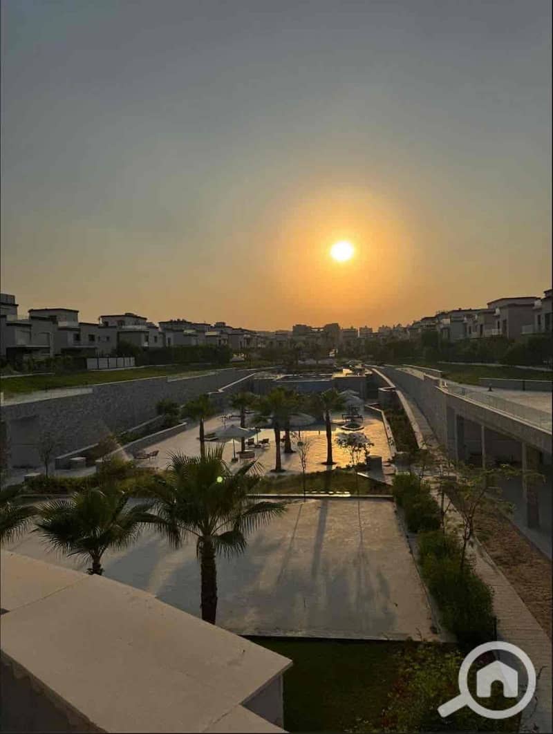 10 0bd7c5a6-ce4e-461b-8ac2-56f45a2eb58e. jpg