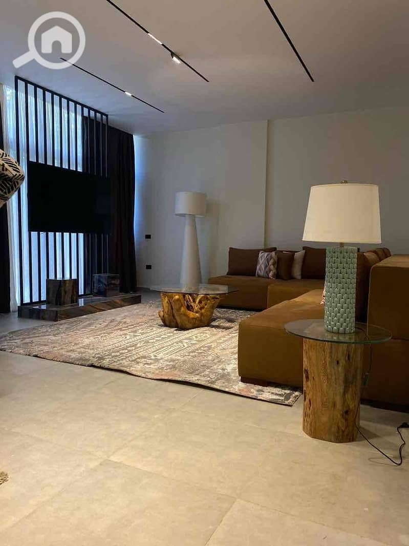 3 d6902d70-0778-45d4-b879-c1ab88b8ee31. jpg