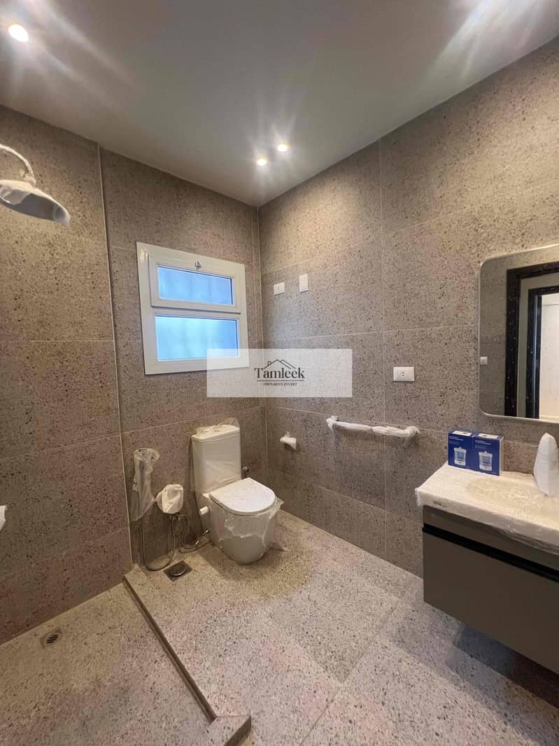 7 9a3ef7a8-37d7-4d85-a95d-1da2def43733. jpg