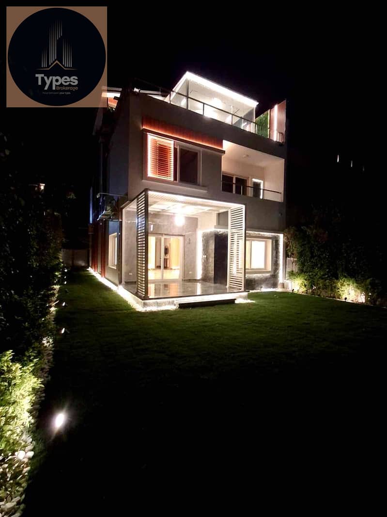 3 c053c651-8fc3-4a90-8f49-de7232b313f4. jpg