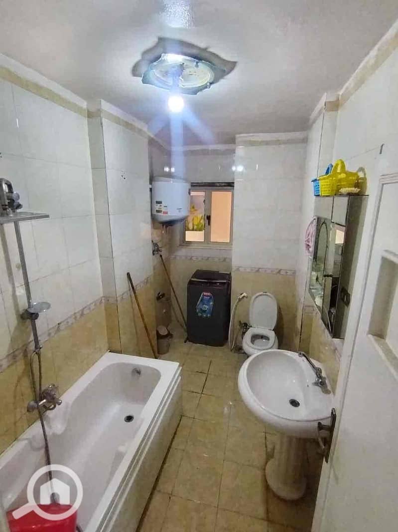 9 670f394c-c460-4d57-b874-0e0b1e1ba30a. jpg