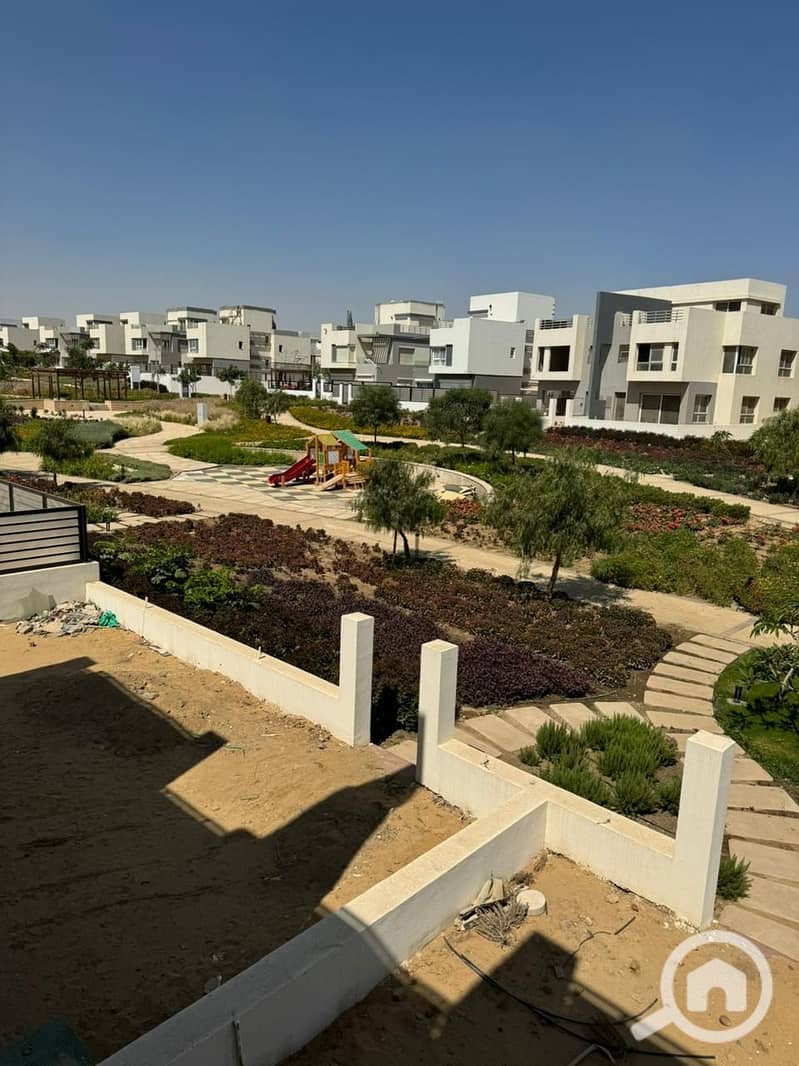 2 d9a32778-0fd8-44b8-aa96-7668131b6bc8. jpeg