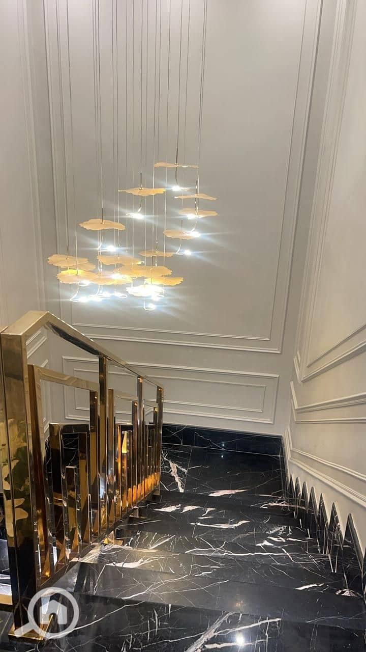 5 80b927df-d86c-44bc-af19-7ca8c51b3b42. jpeg