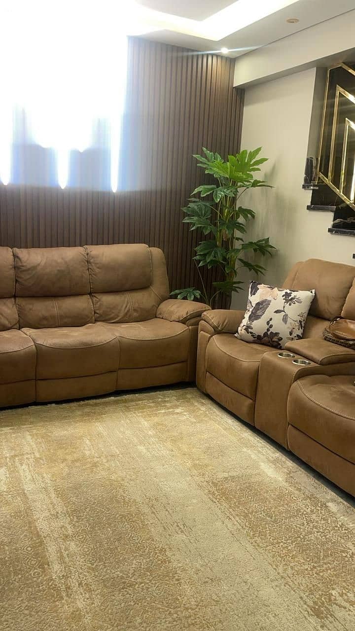 9 bf594db8-88cb-4e7e-b3e3-9ed40258b9d1. jpeg