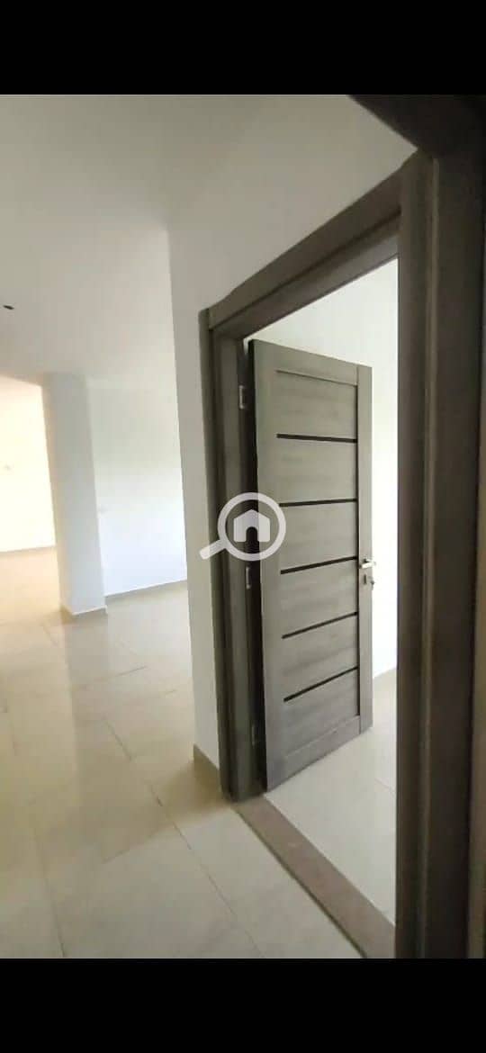 10 b3dcd121-f8ed-4c2b-baf2-cd4f7d380973. jpg