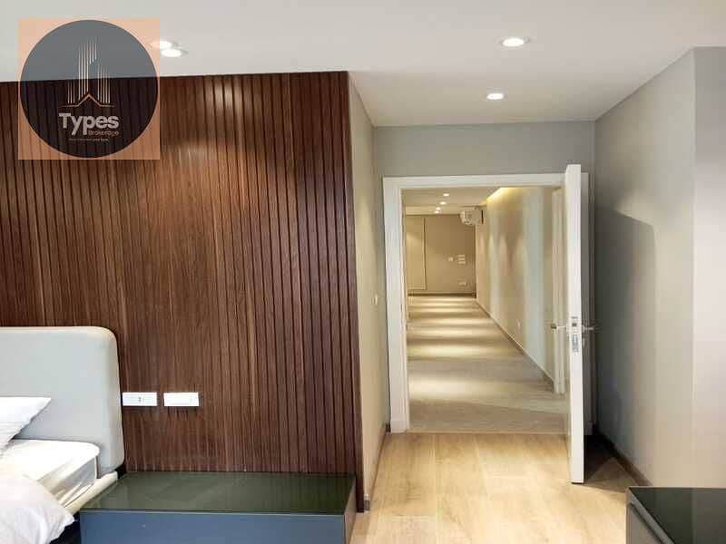 6 949263e1-3fd4-4963-9d3d-8304f9d8b7fc. jpg