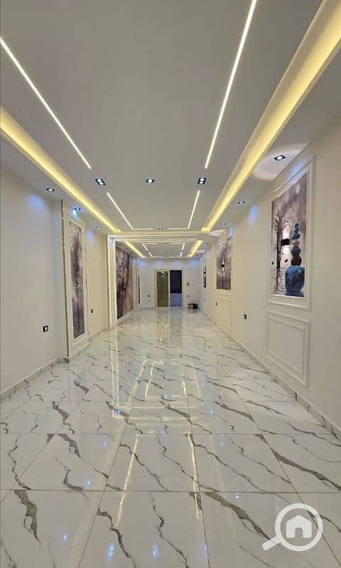 للبيع شقه 180 م 3 برج من اللبيني فيصل الرئيسي