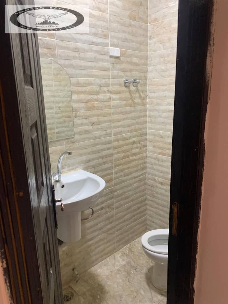 12 eba8fa3c-e2bc-43a5-bc77-b29aa55e1c04. jpg