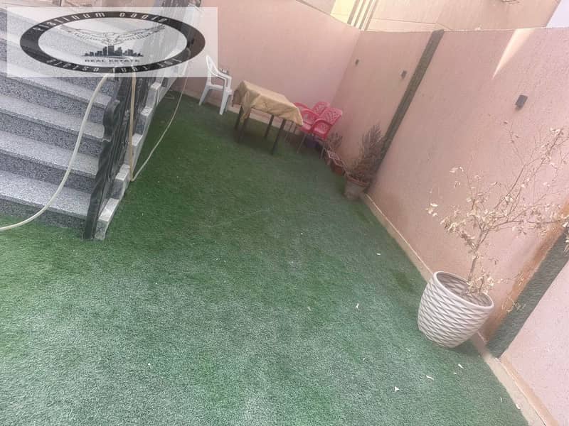 9 b4886308-badd-45aa-a09d-f811eebdd957. jpg