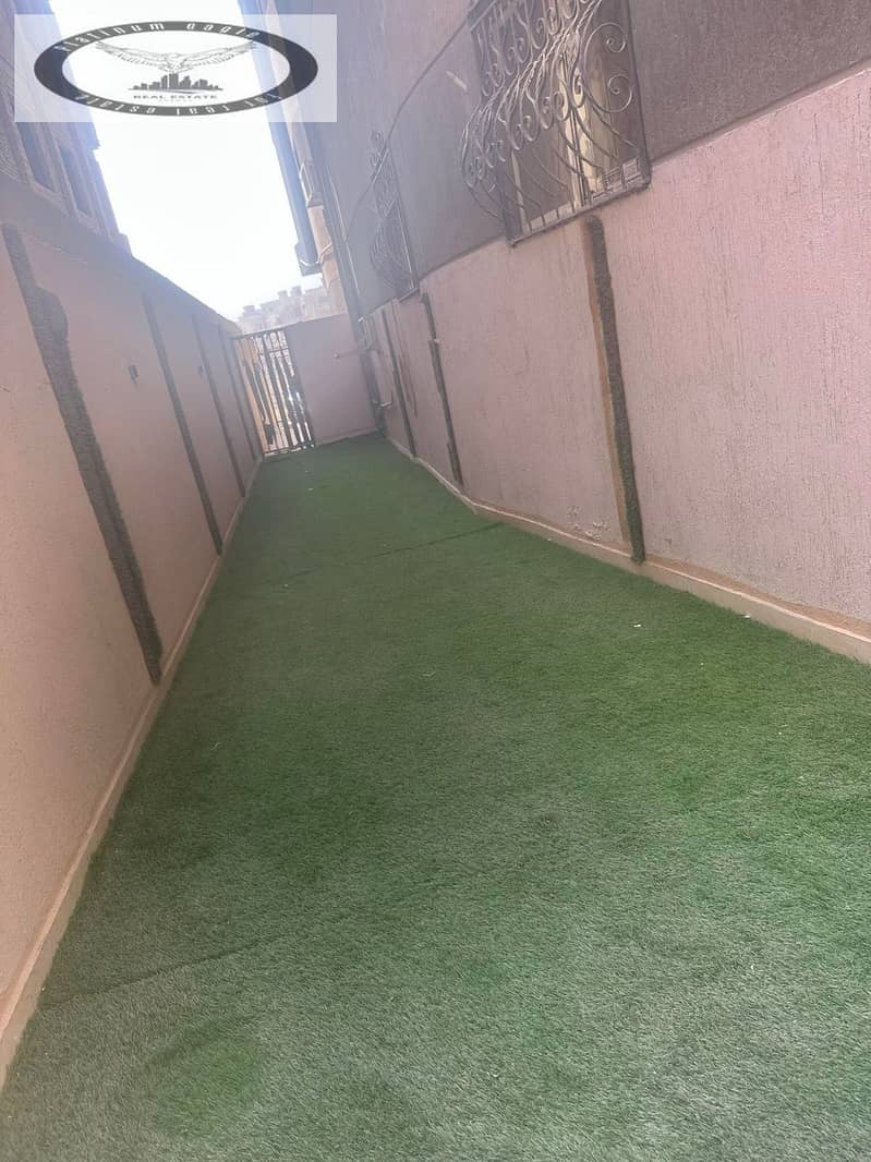 10 60533030-7f35-4ed9-8e00-0c78783c6700. jpg