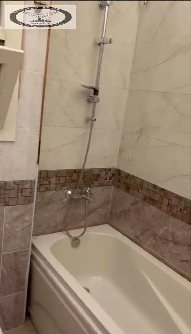 12 32497f1e-2bdf-4686-894d-025b90b5045d. jpg