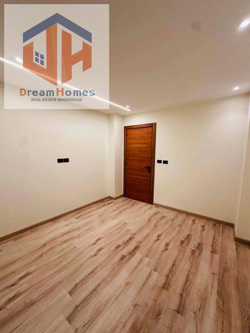 19 606aa02c-600b-43cf-aa65-50e7c68e8308. jpg