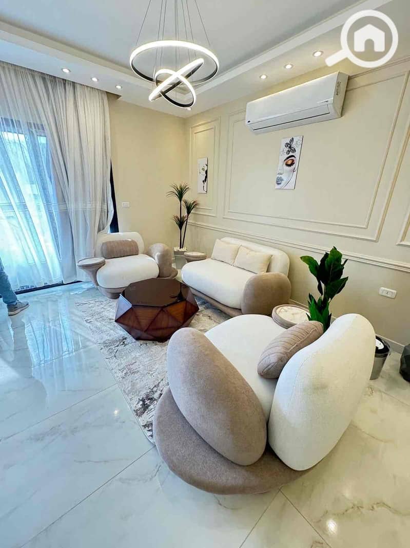 3 b2083679-18b8-4c42-8f1e-000c4287740a. jpg