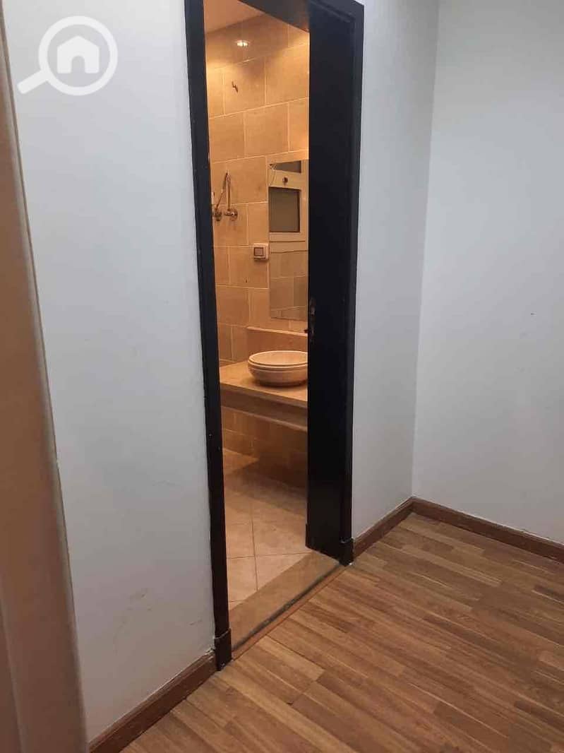 16 f9f5acbd-6a4f-442a-ac44-f1836655fdb5. jpg