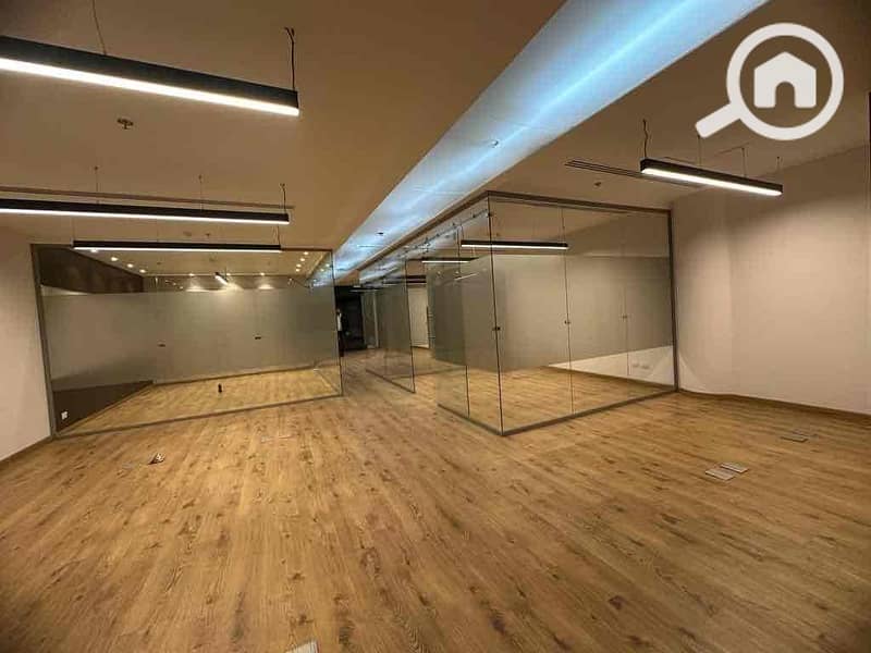 12 43f8010f-2f99-45d0-b78e-194a6f3e5262. jpg