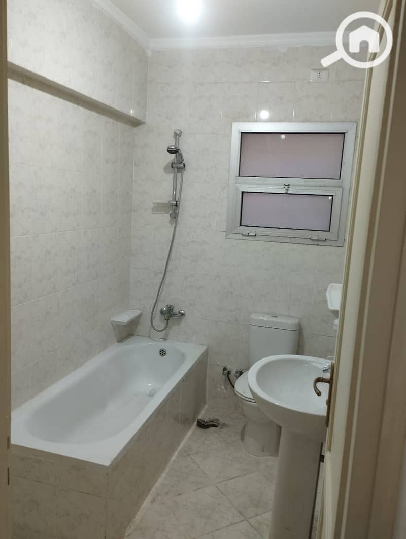 10 132880d8-2f82-4b6a-8b7c-12d57dff2957. jpg