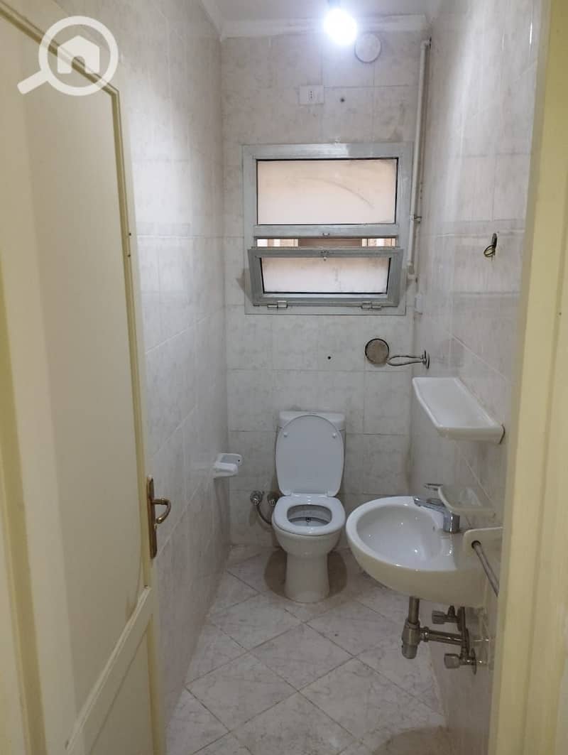 11 4fb351c0-8a73-4eb8-aed1-329cd18ede8a. jpg