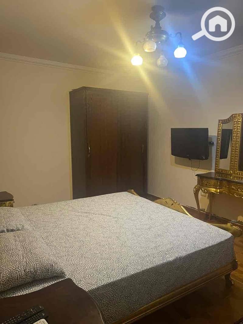 12 0ffa205d-8c22-4e31-b01c-f6ef3a03c1ec. jpg