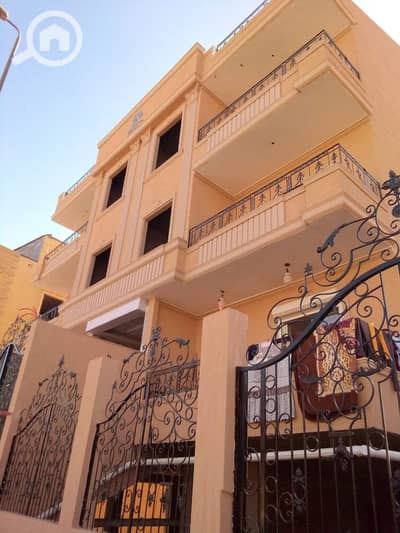 4 Bedroom Apartment for Sale in Sheikh Zayed, Giza - FB_IMG_1751280120917. jpg 4 Bedroom Apartment for Sale in Sheikh Zayed, Giza - FB_IMG_1751280120917. jpg