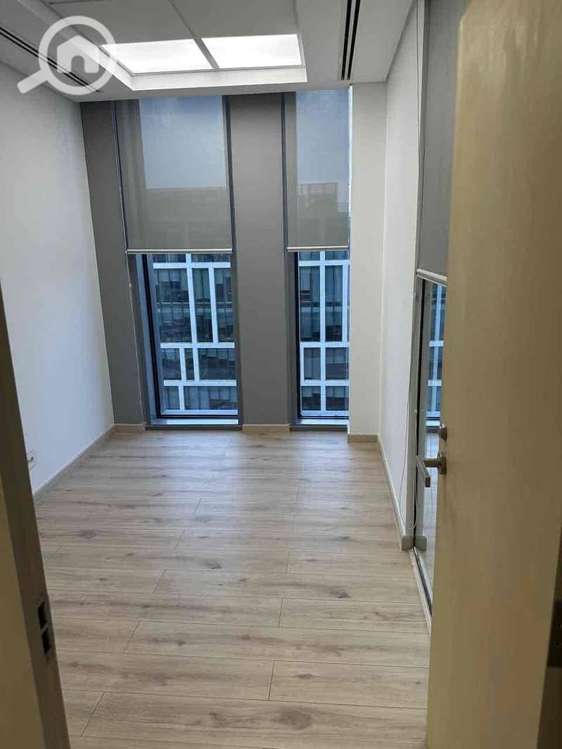 14 d1eb464d-e0e6-4b70-a794-5d4fe945b1f4. jpg