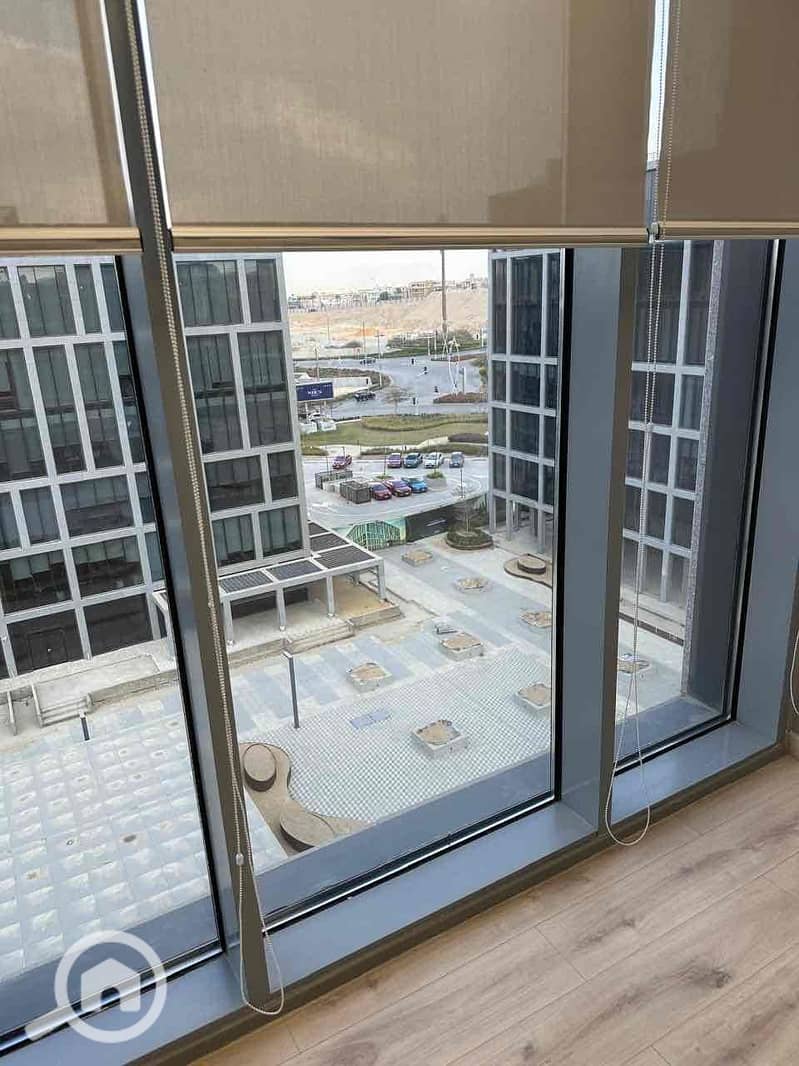 15 12e13b04-e122-48b5-a139-7410d9155317. jpg