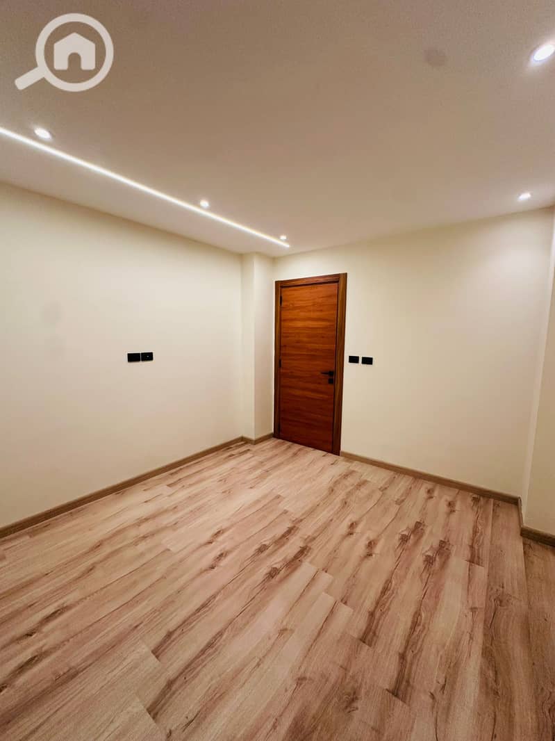 13 WhatsApp Image 2025-11-07 at 14.19. 19_0c6bd7d0. jpg