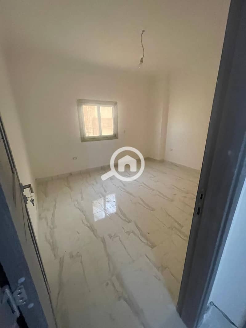 2 51cc4443-149e-4773-9c91-601c583fad8c. jpg