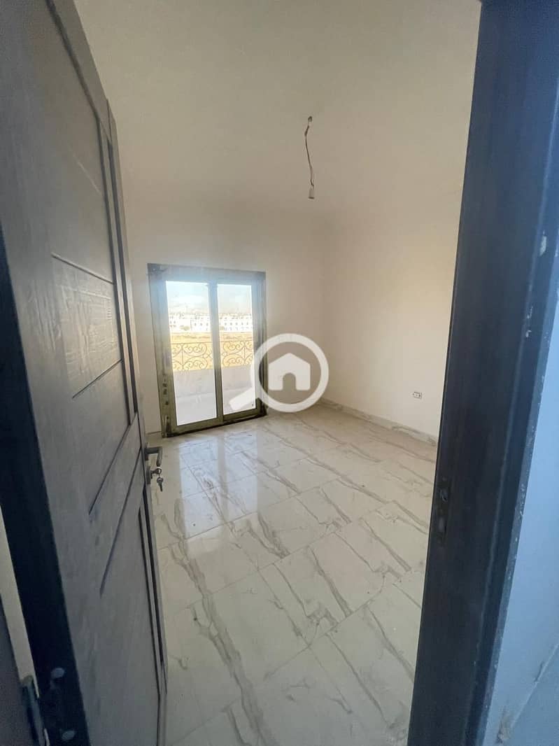 7 eaf6eefe-5115-4e33-a981-80fef380bcbf. jpg