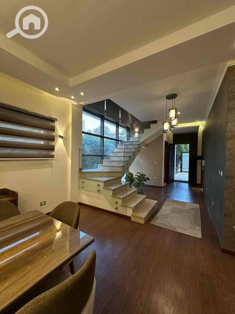 11 d0d6b4ac-11a4-44f6-8d3f-39540b59a202. jpg