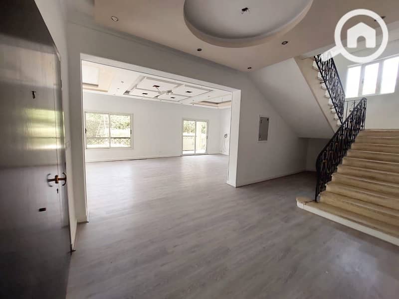 12 92ca3505-136c-4219-8b51-8cea3a67c706. jpg