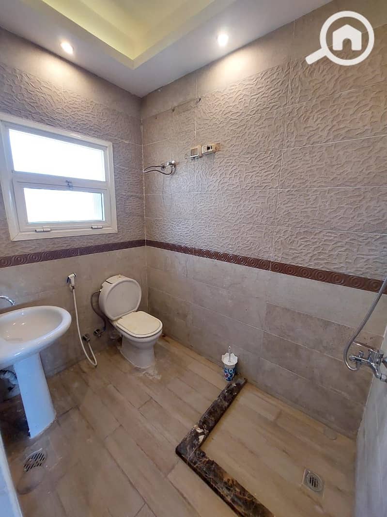 18 62a5d074-da2d-4104-8e58-dc25a5affedb. jpg