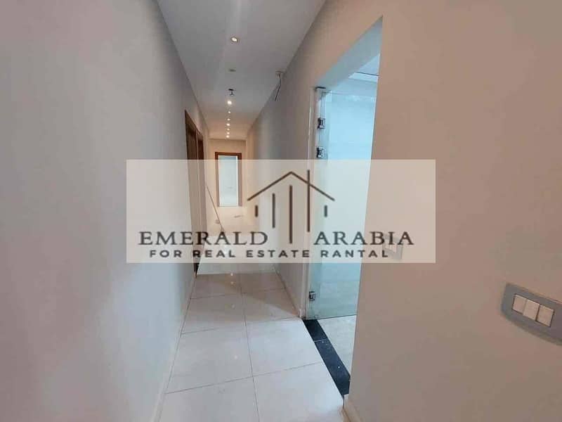 4 15dae70b-bbe9-49f0-932a-c2f43968a199. jpg