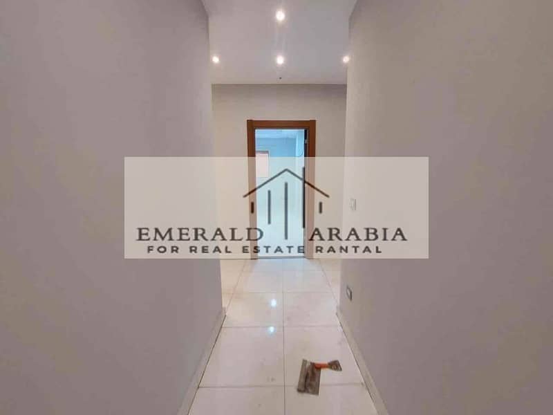 5 8589e679-a630-4835-b33e-d586d57b8643. jpg