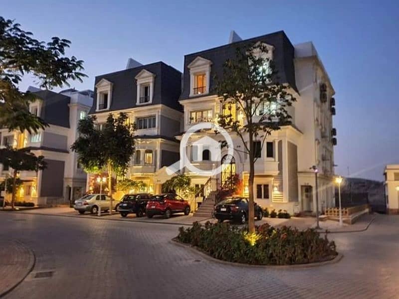 10 تاون-هاوس-للبيع-بمساحة-230-متر-في-ماونتن-فيو-تشيل-أوت-بارك. jpg