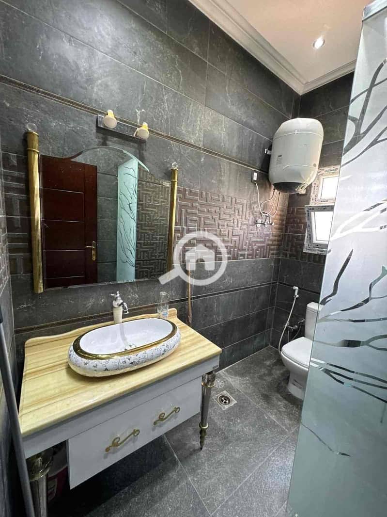 13 b6e0fde7-0c06-4b77-bd27-7142eb89b47b. jpg