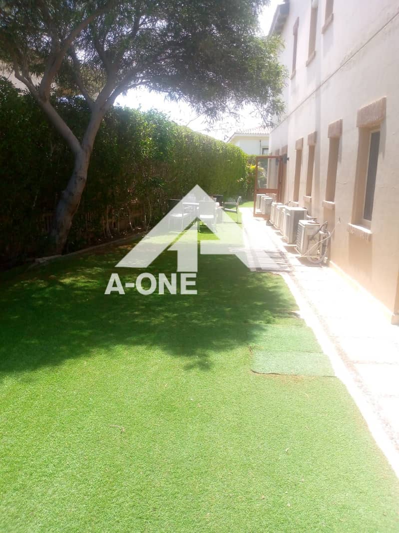 4 5b271ada-697f-4b47-9a0f-b6f0e8a2512e. jpeg