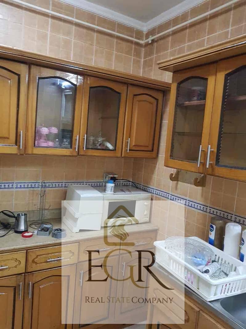 10 f6ae19c8-87a4-4e26-84cb-83bc12cf52db. jpg