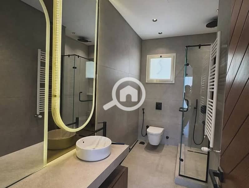 2 FB_IMG_1762546799274. jpg