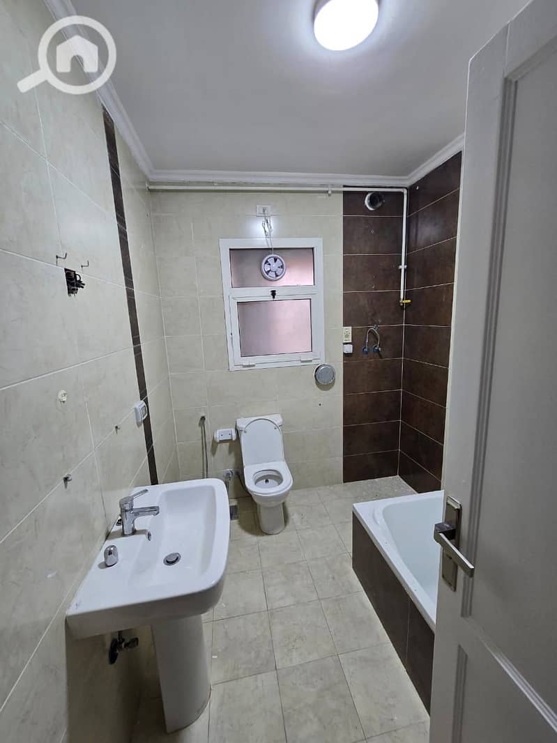 4 WhatsApp Image 2025-11-07 at 10.53. 56 PM. jpeg