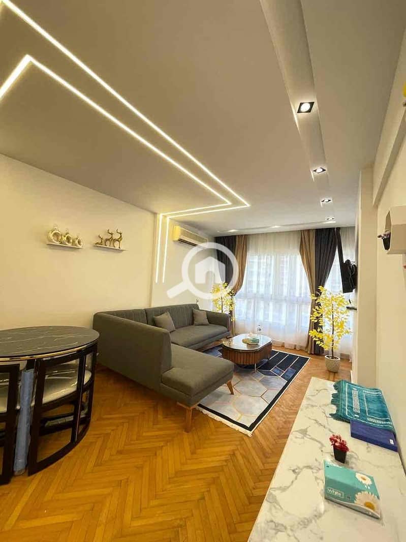 12 9e5db491-29ca-4b7f-b732-537789f7d725. jpg