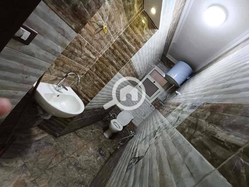 5 00c702e4-6193-417d-abdf-94ebb2577810. jpg