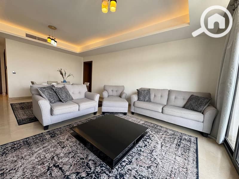 4 25a3f832-bafc-4847-86b4-a9b8db18f007. jpg