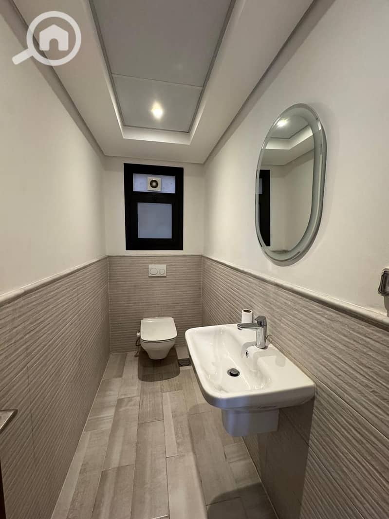 10 52212325-8b06-4085-a688-6c580fdd844a. jpg