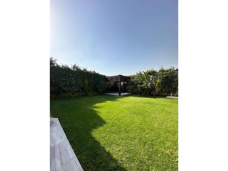 8 0d16a4cf-1052-4336-a076-235fd8f3ea40. jpg